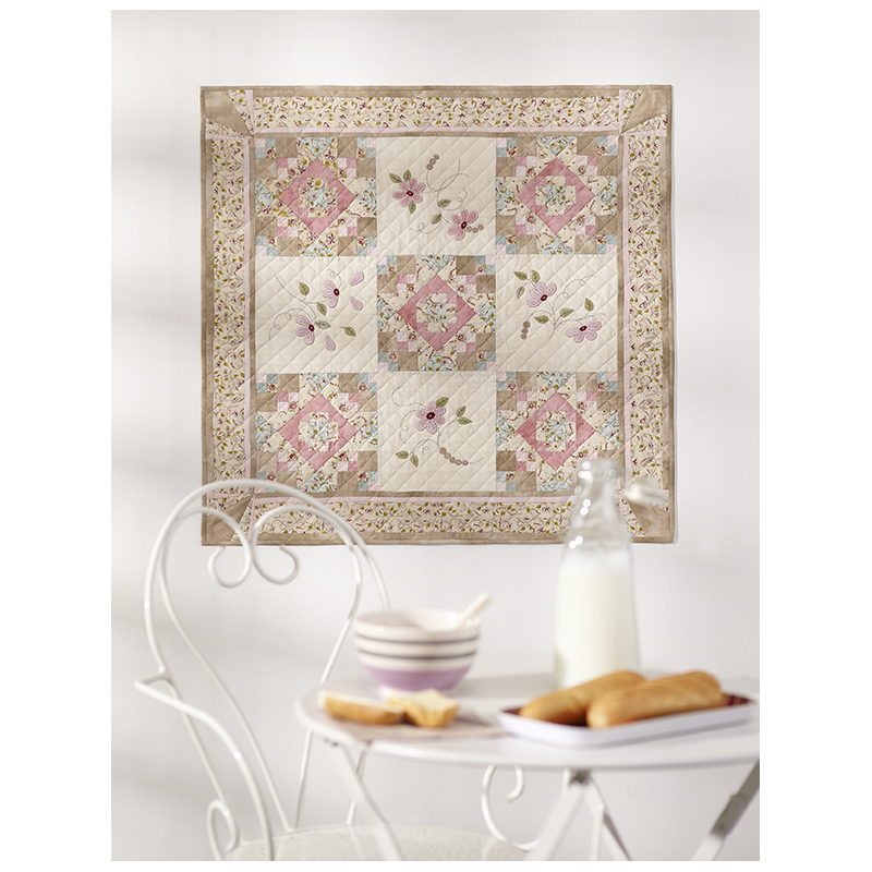 Modèle patchwork – Quilt Message romantique aux fleurs brodées Modèle à télécharger Modèles