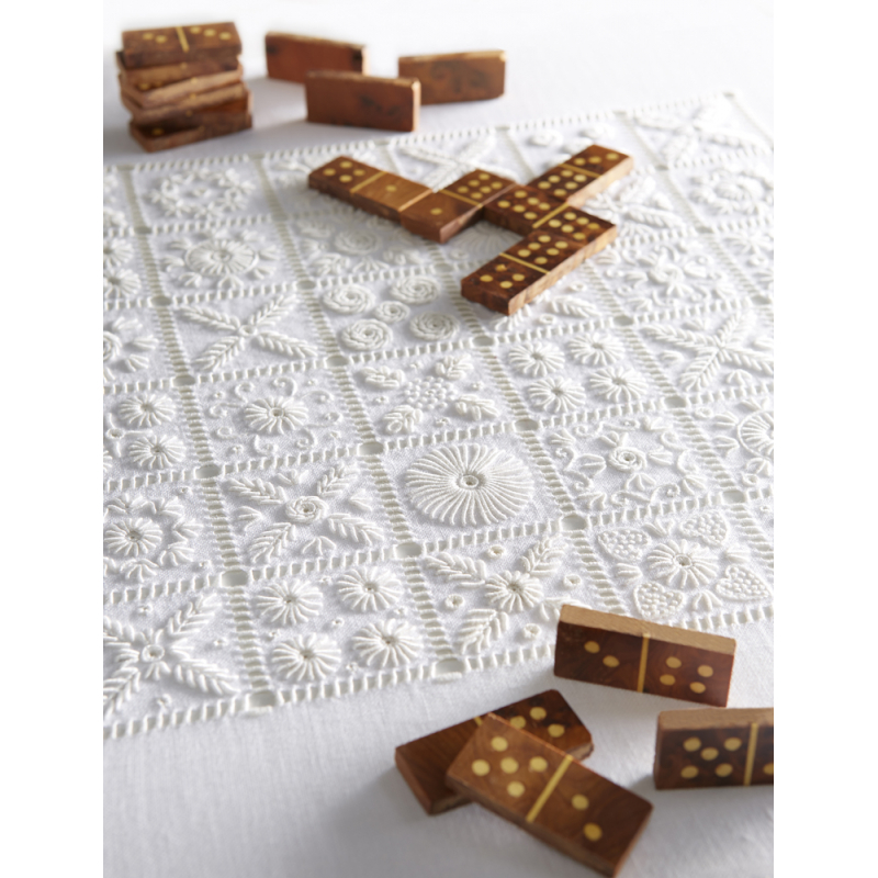 La broderie blanche portugaise Broderie
