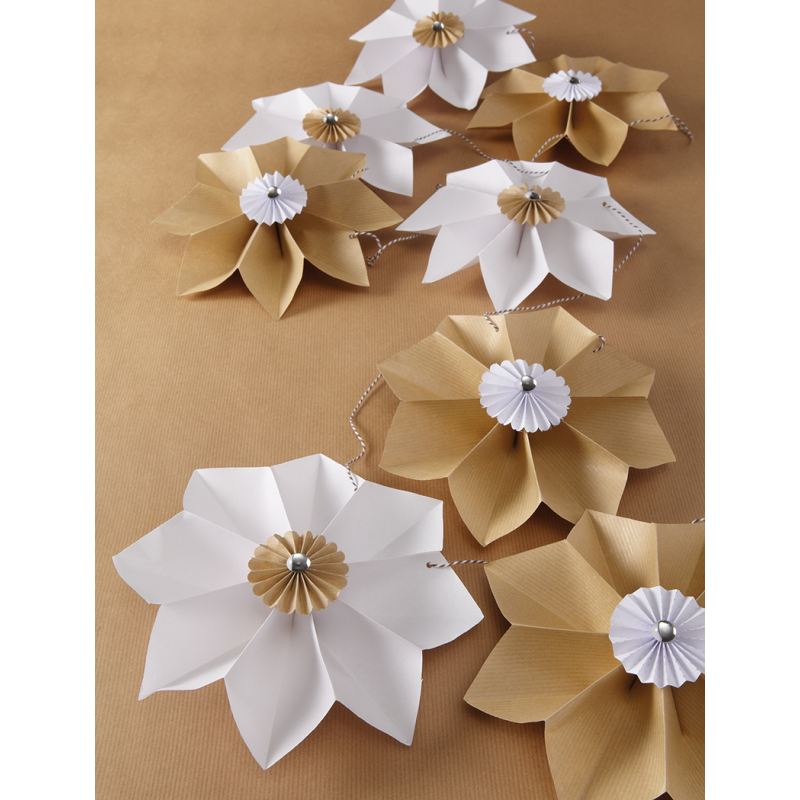 Modèle - Guirlande de grandes fleurs Modèle à télécharger Modèles