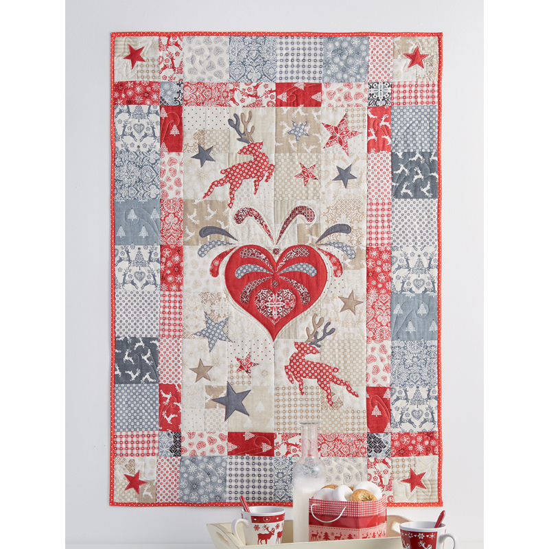 Modèle patchwork – Quilt de Noël Scandinave aux motifs de rennes et de cœurs Modèle à télécharger Modèles