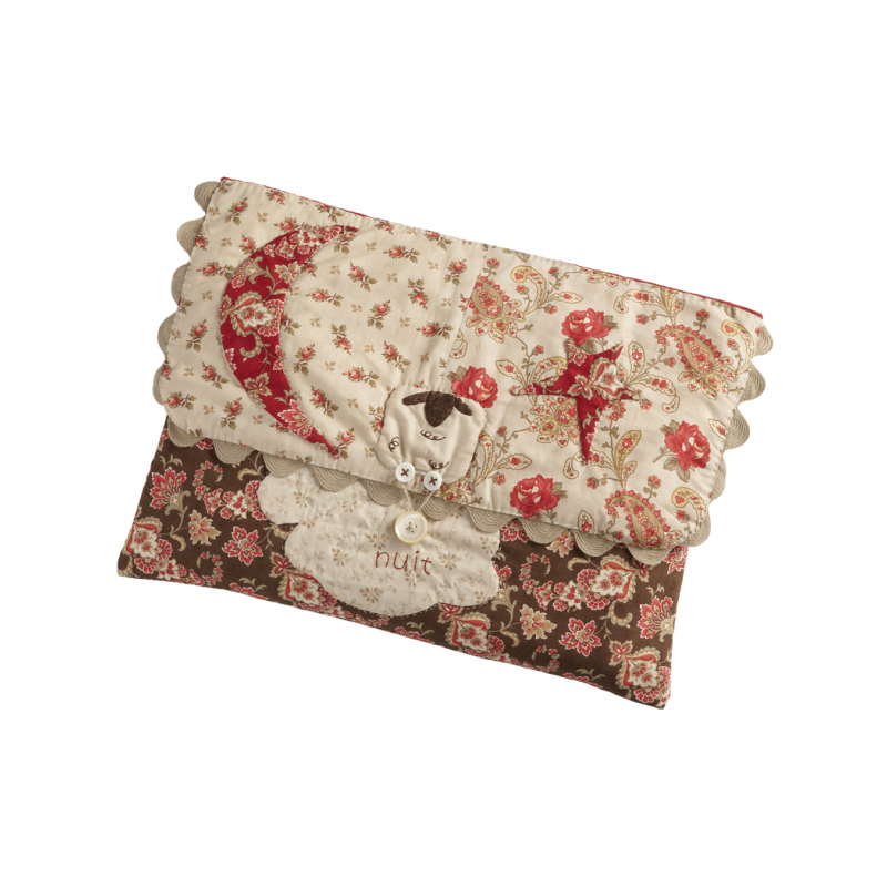 Modèle patchwork – Le panier à rêves, range-pyjama brodé Modèle à télécharger Modèles