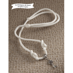 Collier blanc Modèles