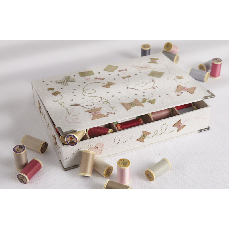 Cartonnage brodé Livre Broderie