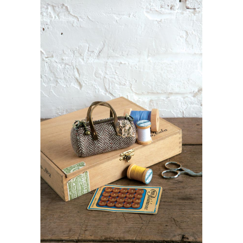 Sacs & accessoires miniatures Livre Couture