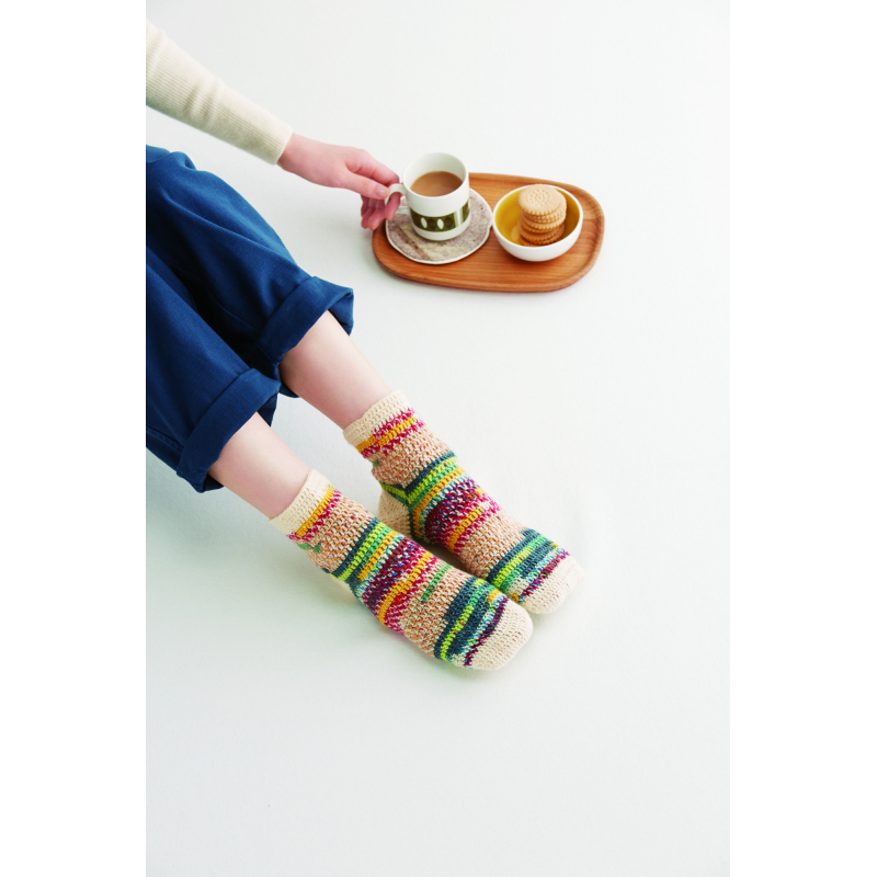 Chaussettes multicolores Livre Crochet