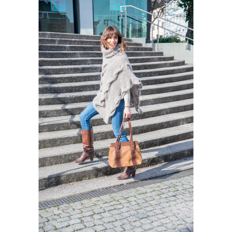 Ponchos & capes au tricot Livre Tricot