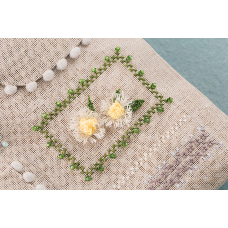 Jolis motifs en stumpwork Livre Broderie