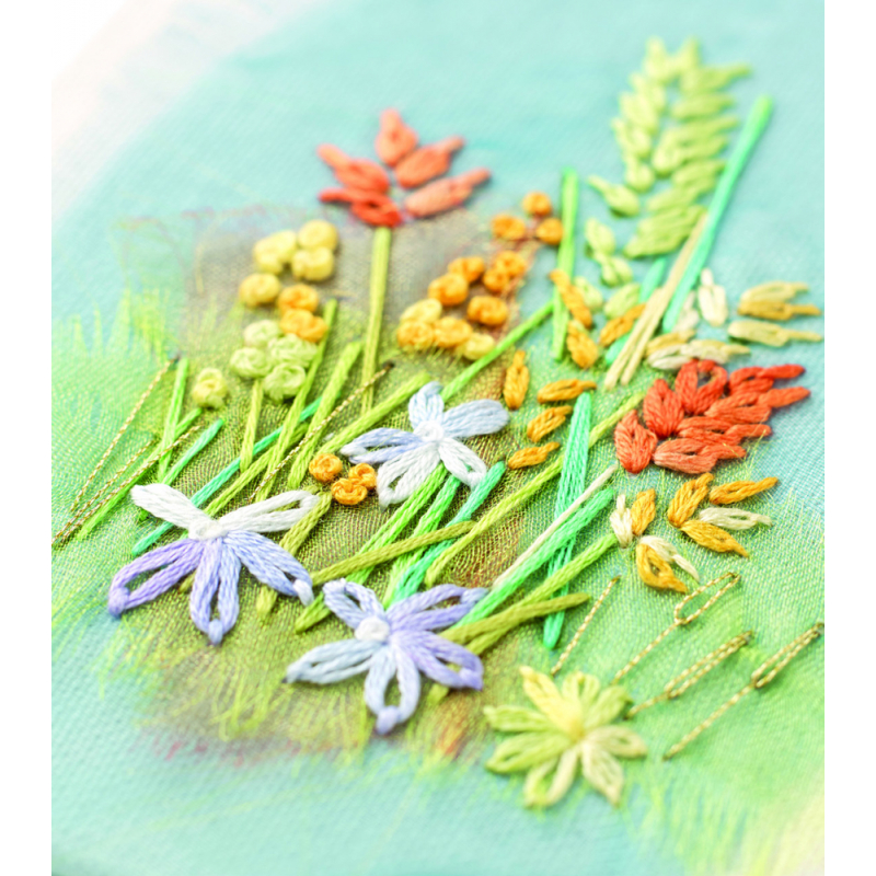 Fleurs textiles embellies Livre Broderie