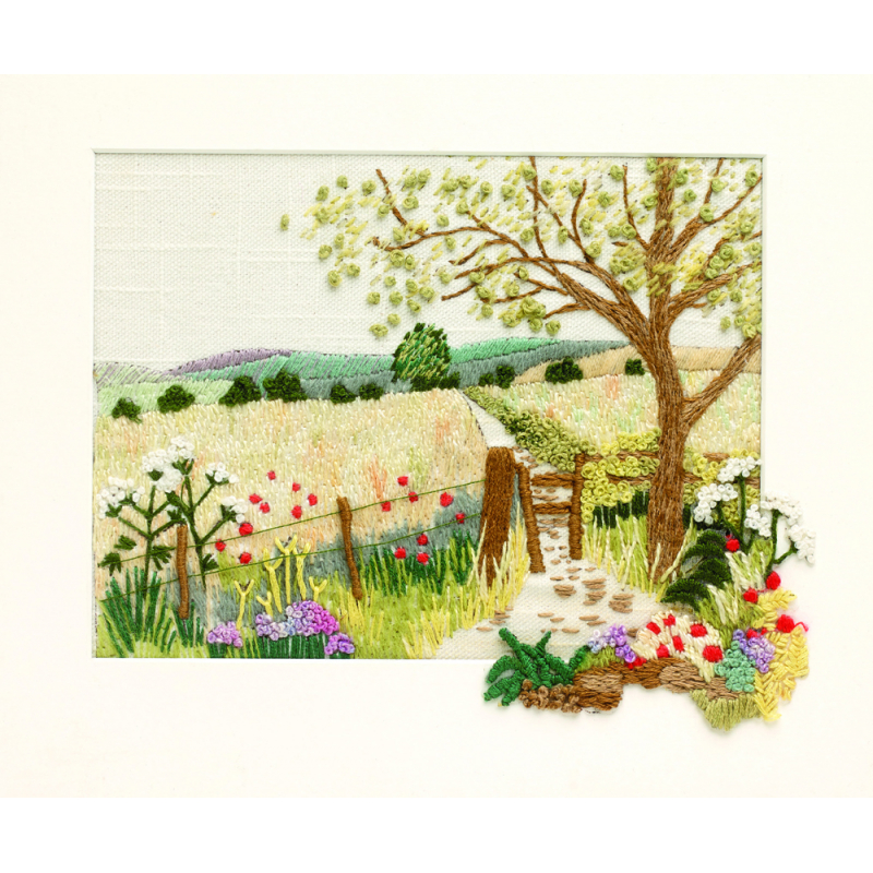 Fleurs textiles embellies Livre Broderie