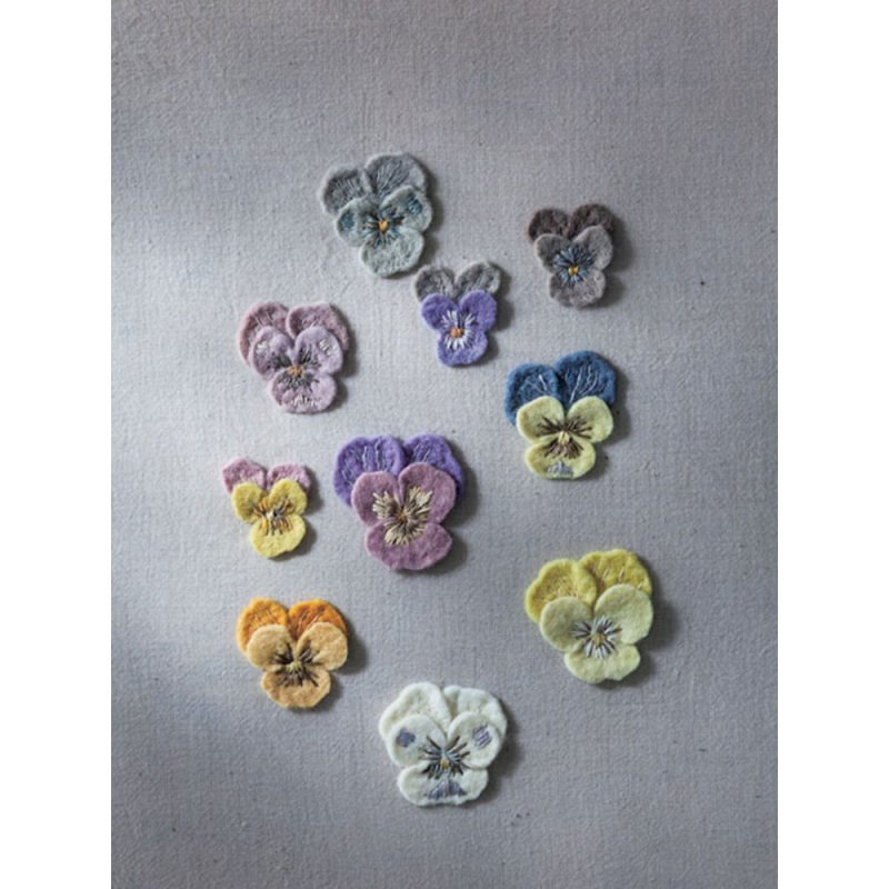 Jolies fleurs en teinture végétale Livre Broderie