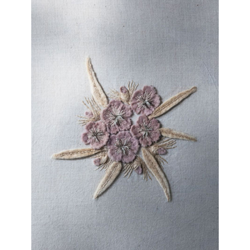 Jolies fleurs en teinture végétale Livre Broderie