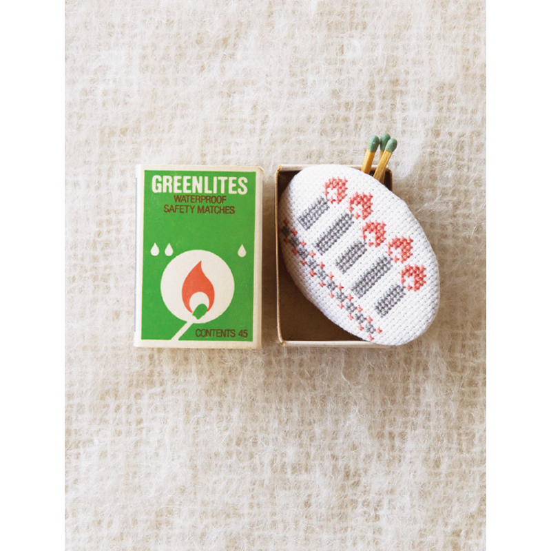 100 Motifs successifs au point de croix Livre Broderie