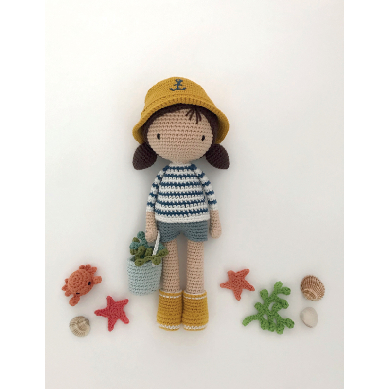 Modèle crochet – Poupée Milla en vacances de Lulu Compotine Modèle à télécharger Modèles