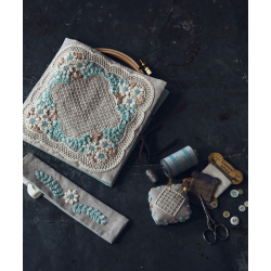 Motifs anciens en broderie traditionnelle & ruban Broderie Motifs anciens en broderie traditionnelle & ruban Broderie