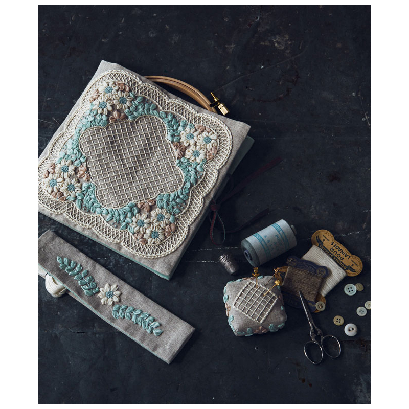 Motifs anciens en broderie traditionnelle & ruban Broderie