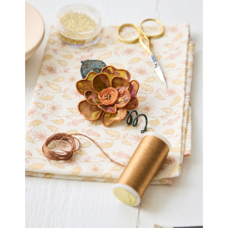 Broderies de Marie N°26 : le stumpwork Livre Broderie