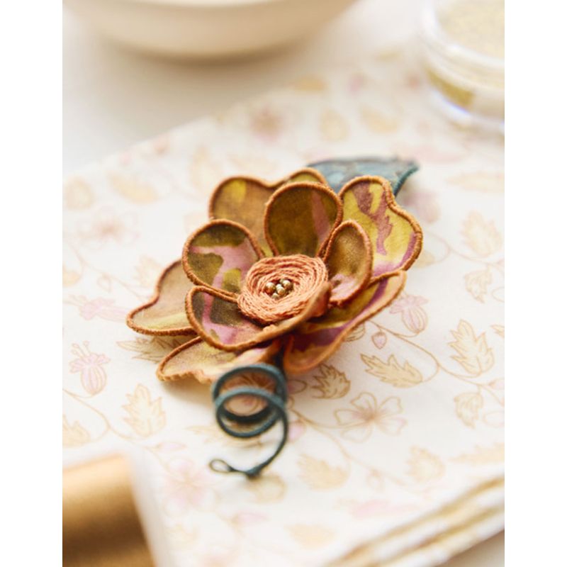 Broderies de Marie N°26 : le stumpwork Livre Broderie