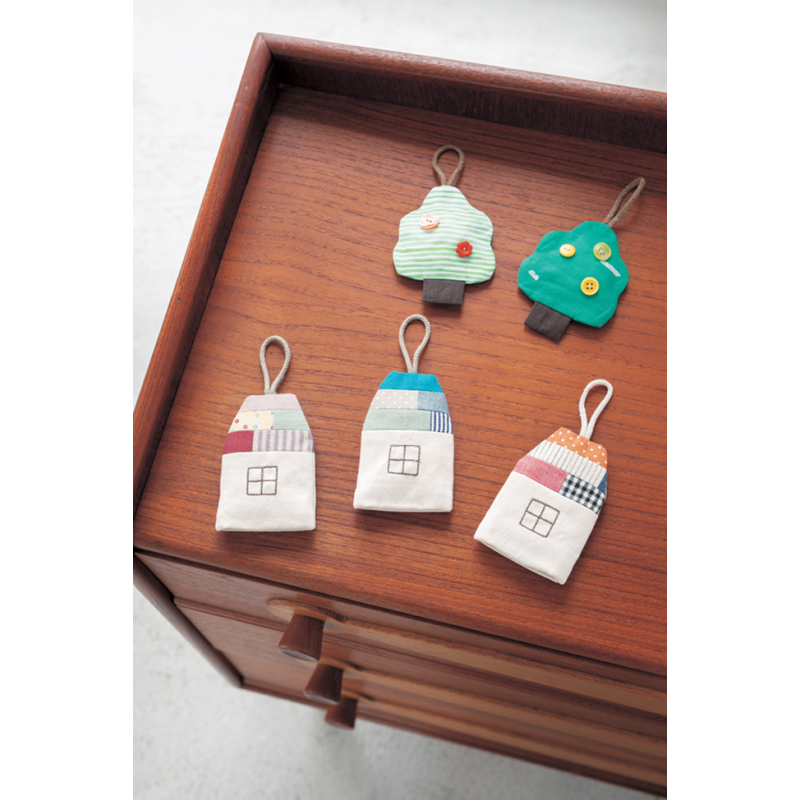 CCF HS n°45 : Accessoires en chutes de tissus Magazine Couture