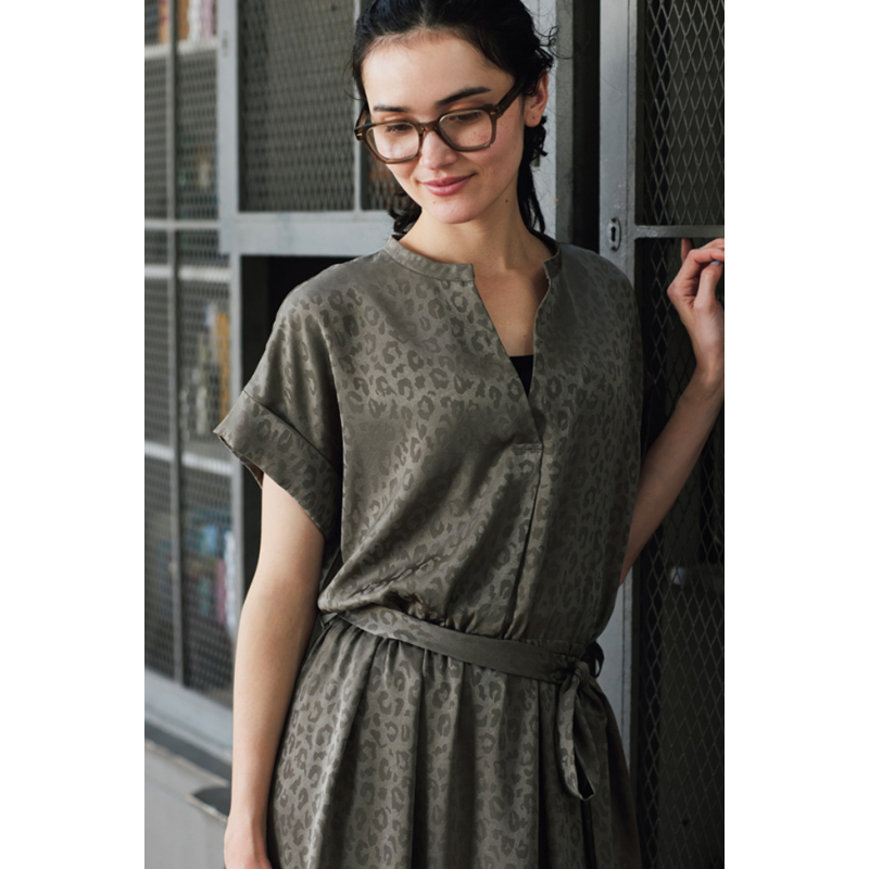 Vêtements femmes couture - 33 patrons élégants Livre Couture