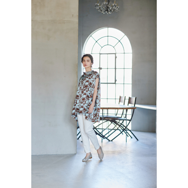 Vêtements femmes couture - 33 patrons élégants Livre Couture