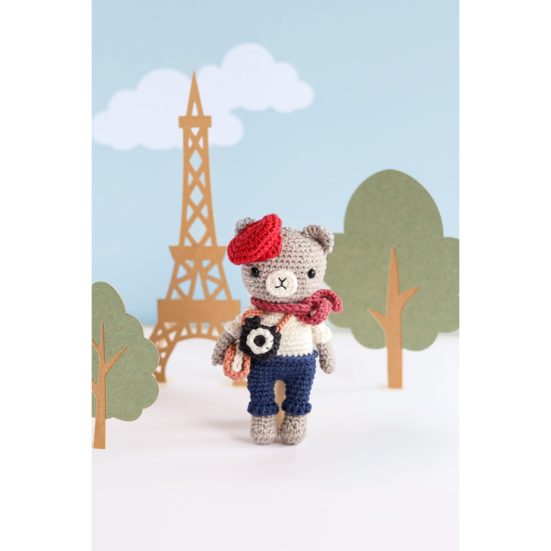 Poupées et amigurumis au crochet in Paris Livre Crochet