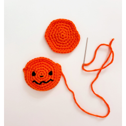 La panoplie de Lulu à crocheter : Lulu au bal des sorcières Kit Crochet
