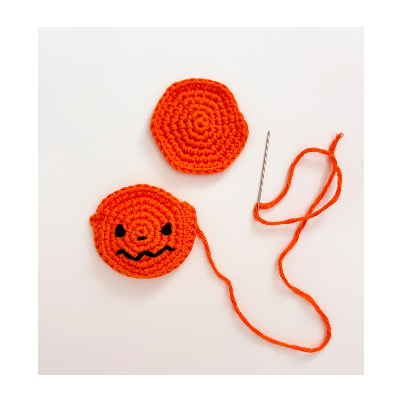 La panoplie de Lulu à crocheter : Lulu au bal des sorcières Kit Crochet