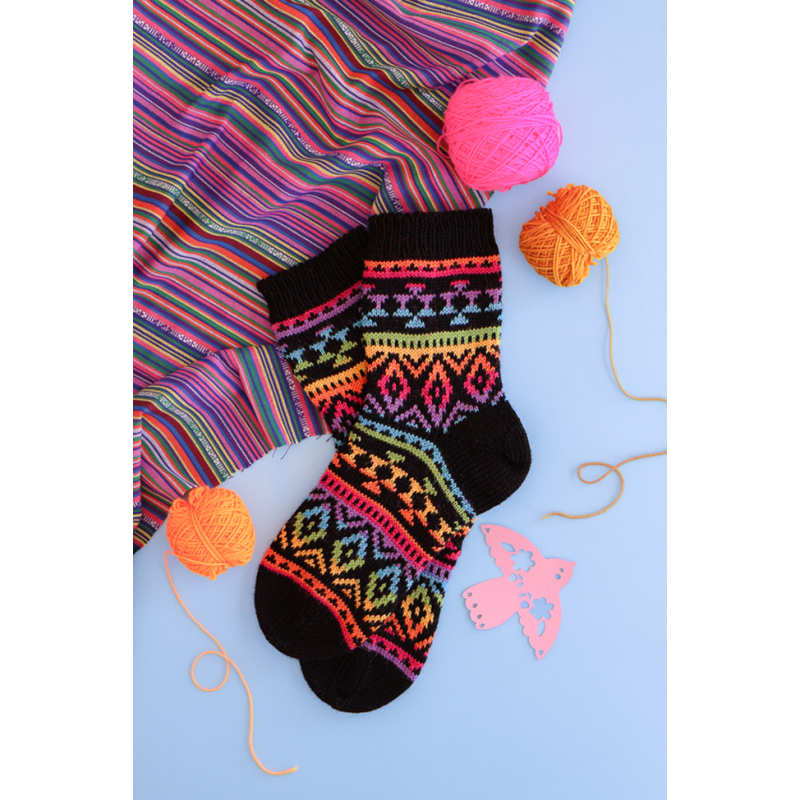 Le guide des chaussettes autour du monde au tricot jacquard Livre Tricot