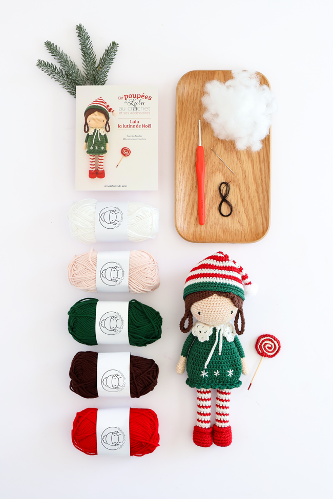 Coffret crochet Lutine de Noël avec poupée amigurumi, pelotes de laine, crochet, rembourrage et accessoires de création