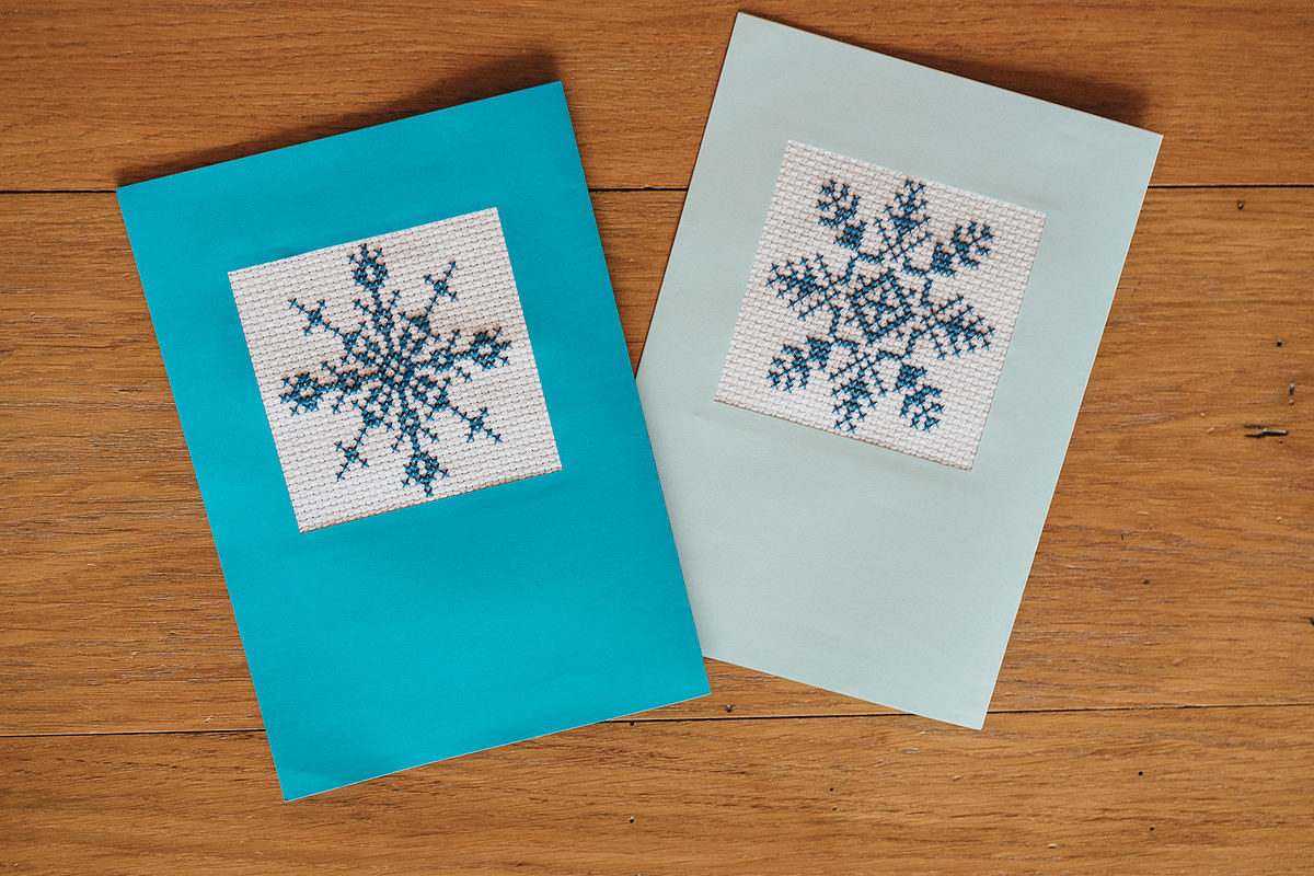 broderie-point-de-croix-bleu-carte-de-voeux-7