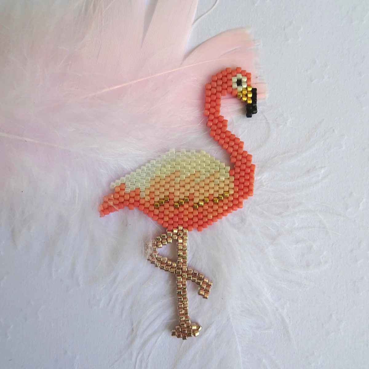 Brick stitch tissage de perles flamand rose