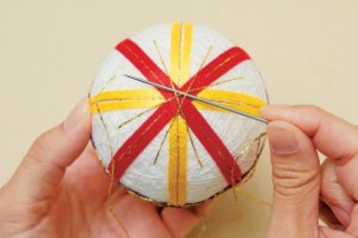 balle temari motif aiguilles de pin étape 15