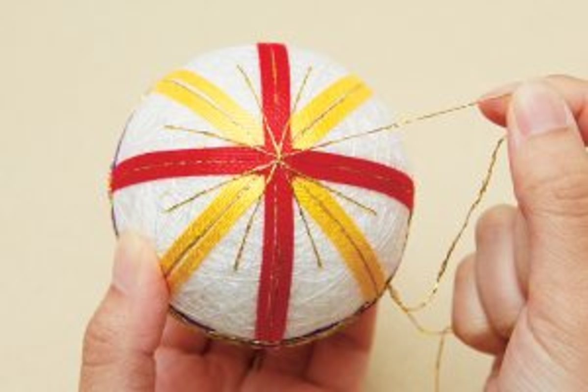 balle temari motif aiguilles de pin étape 16