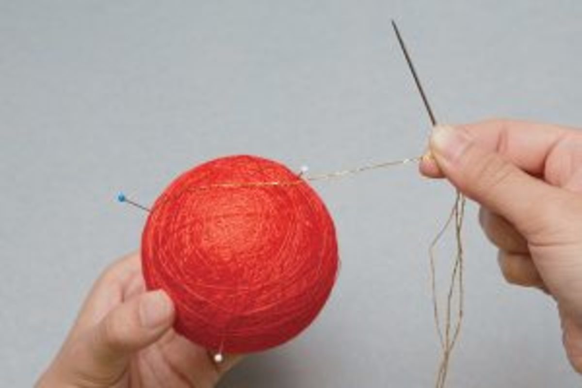 balle temari enrouler fil doré étape 13