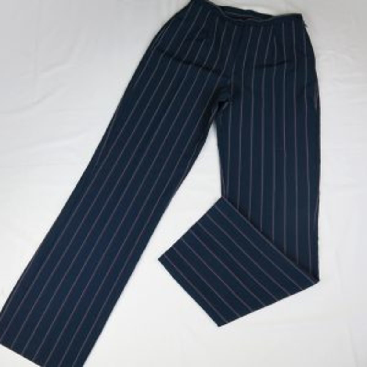 upcycling pantalon va devenir un top et une jupe