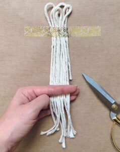 débuter en macramé finitions découpe