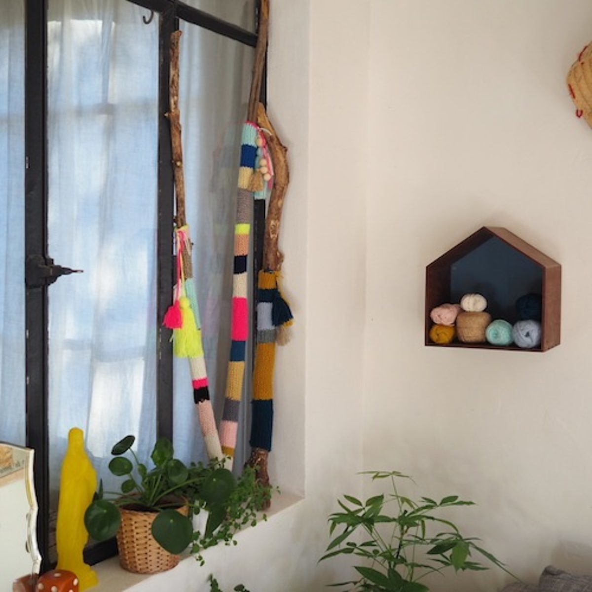Bois flotté et folie du Yarn Bombing