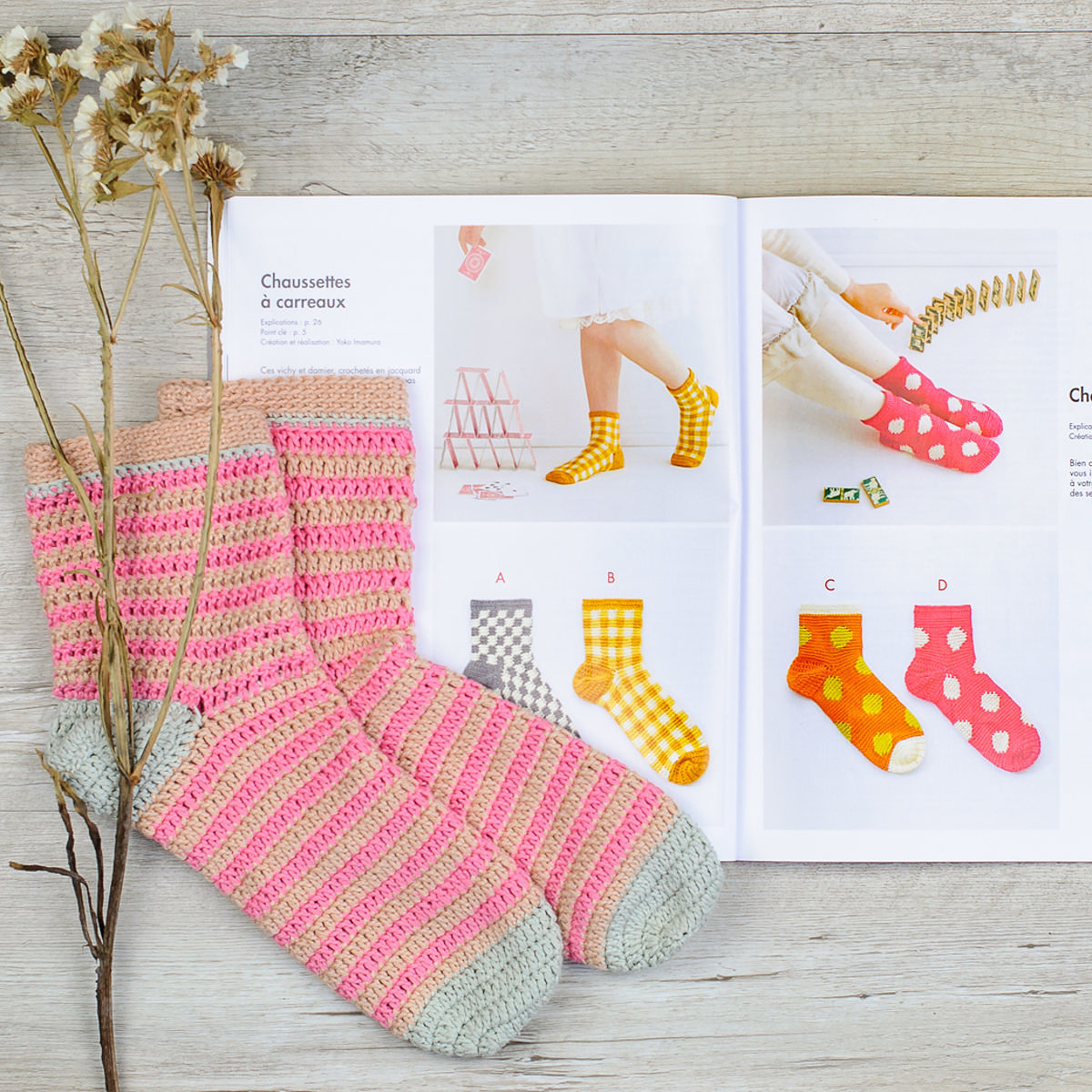 Découvrons "Crochet facile: chaussettes multicolores"