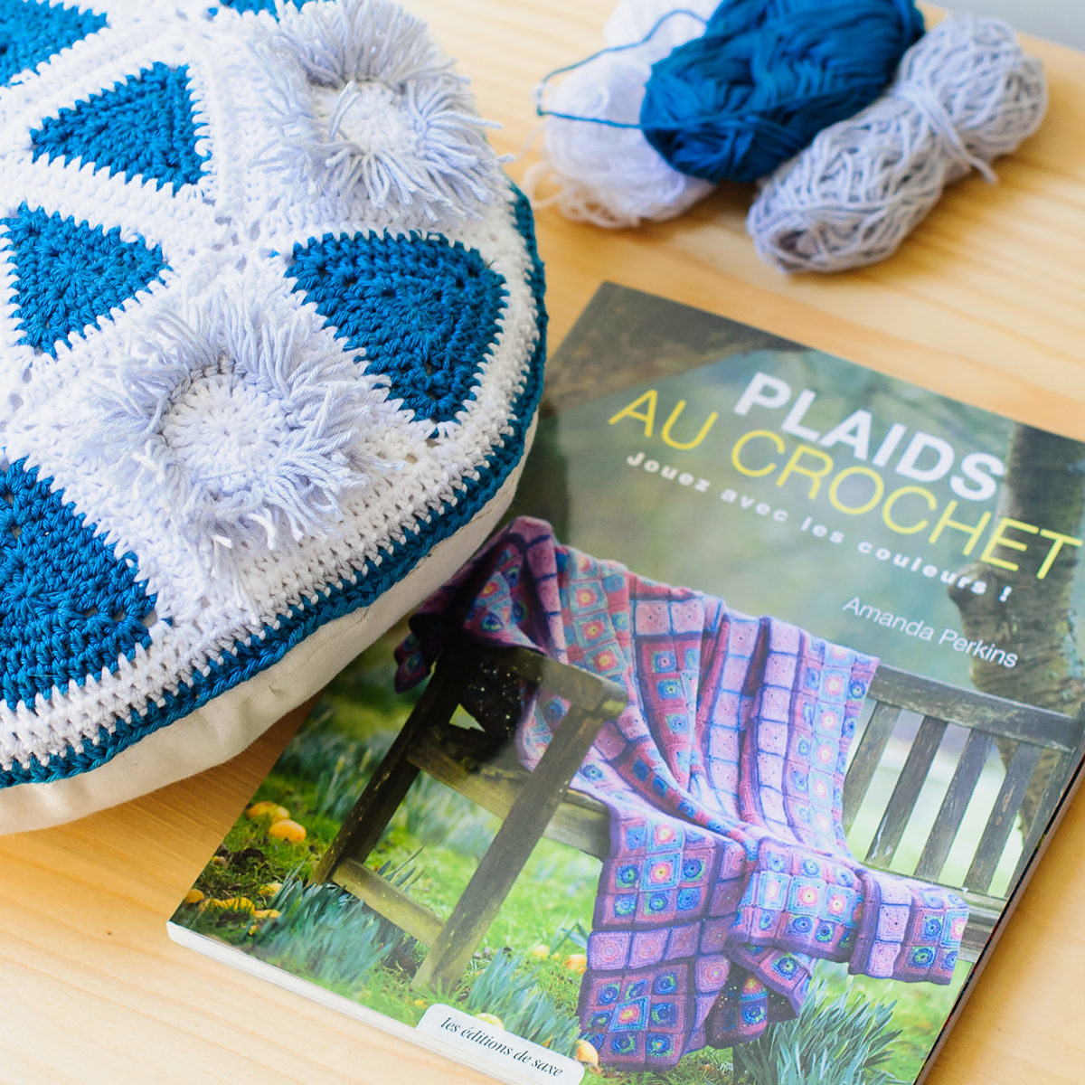 Découvrez "plaids au crochet" et mon coussin rond