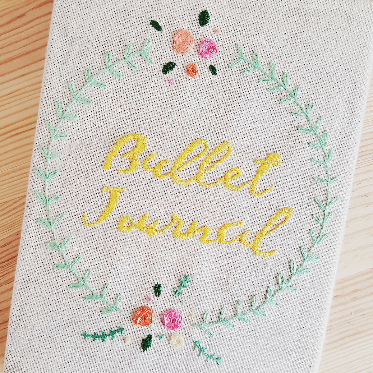 Bullet Journal : décorez-le avec une broderie fleurie