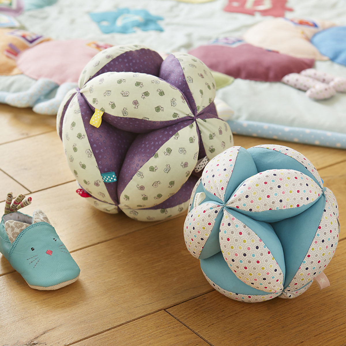 "Cousettes" pour les tout-petits (+ tuto balles de préhension)