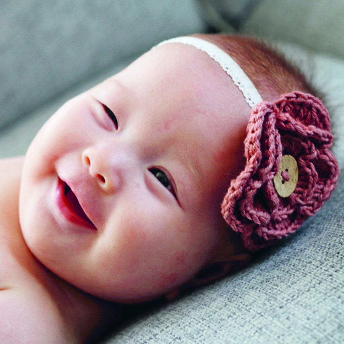 Fleur au crochet pour une fillette coquette (tuto)