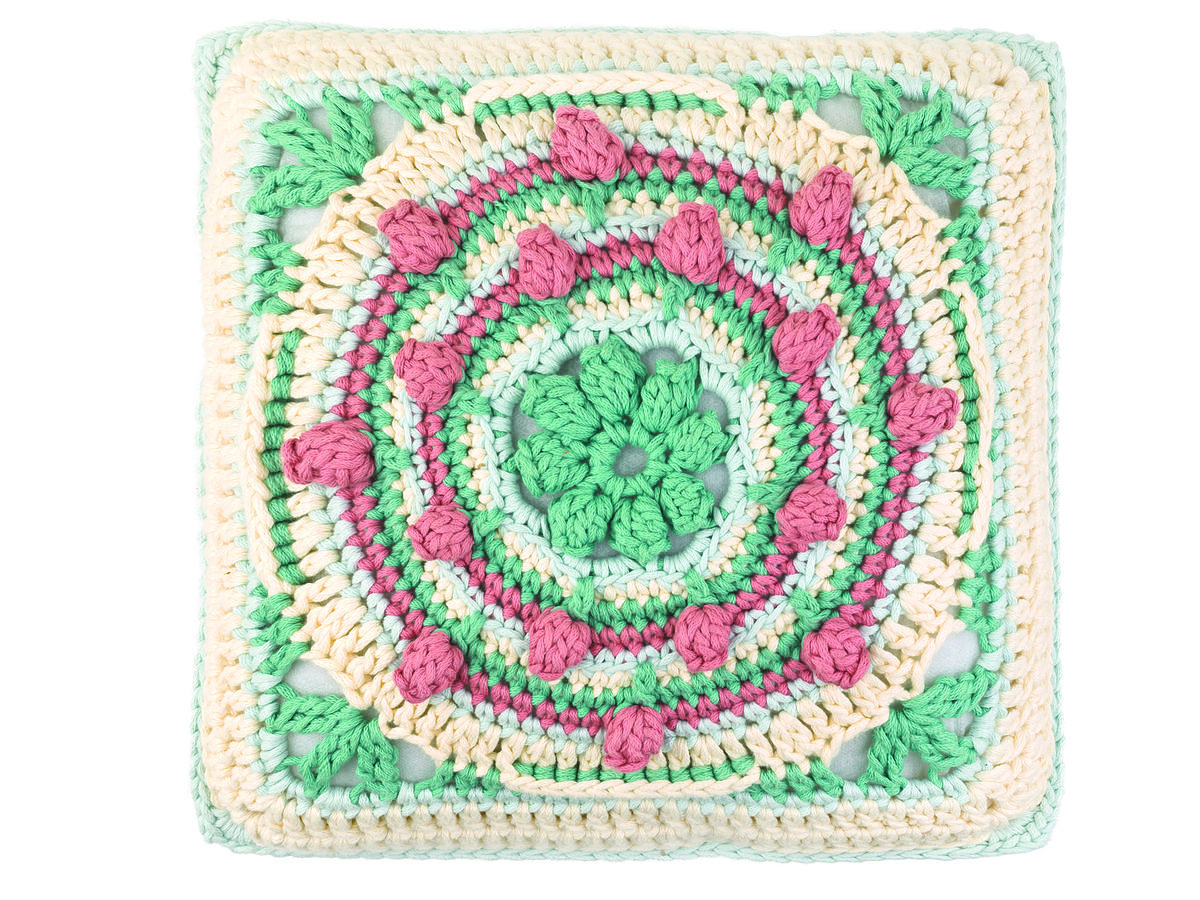 Tuto d’une housse de coussin psychédélique à crocheter