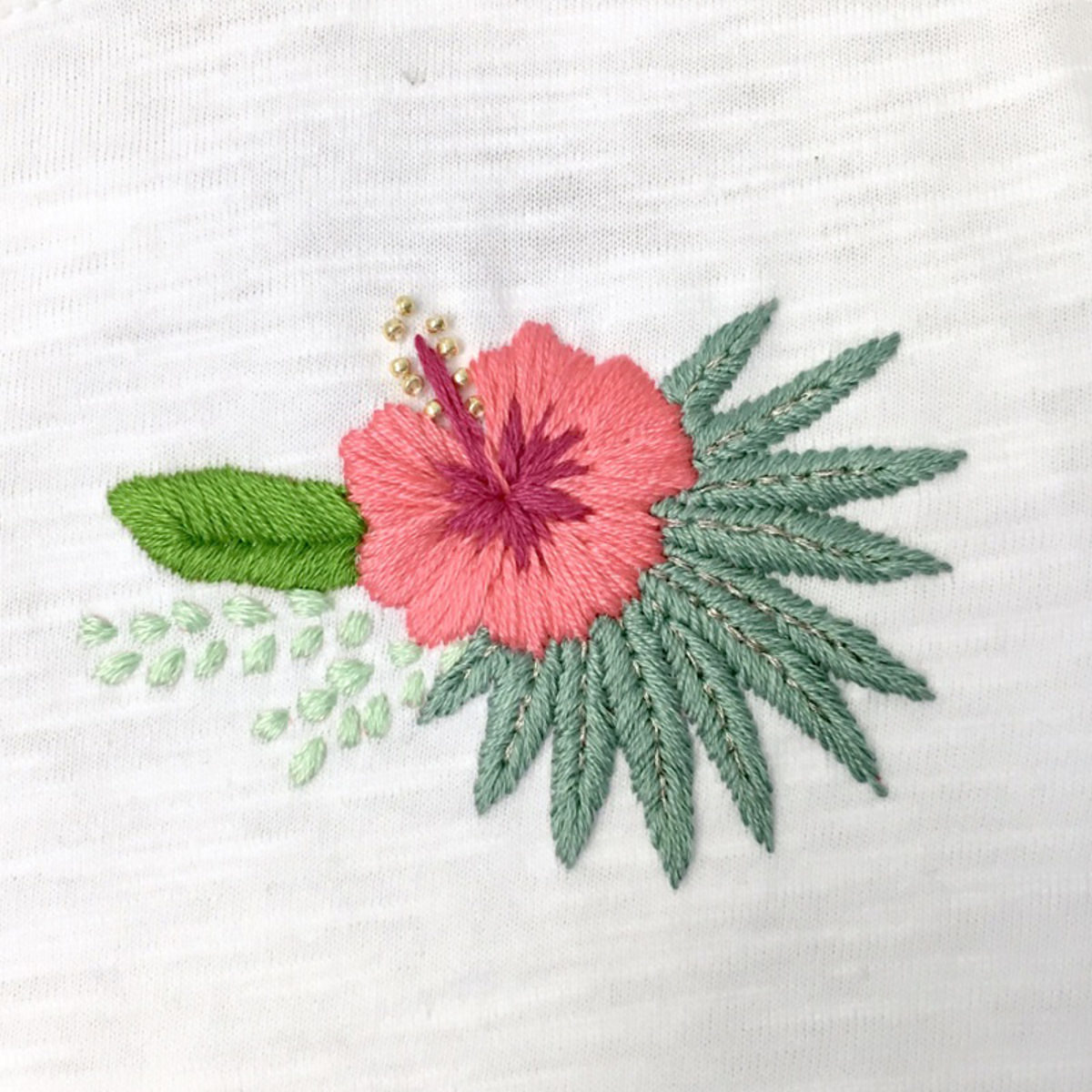 Tuto : fleur tropicale brodée et agrémentée de perles