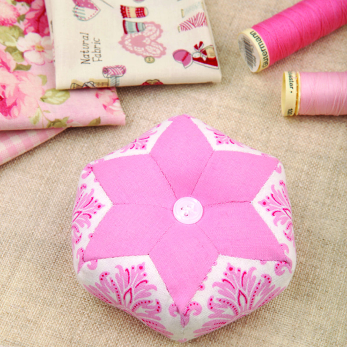 Tuto d’English Paper Piecing : 1 pelote à épingles en patchwork
