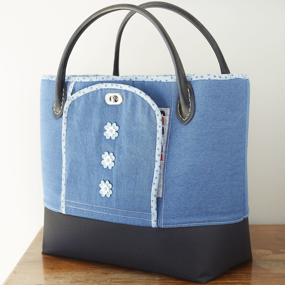 Couper et poser un biais : tuto pour une débutante (couture ou patchwork)