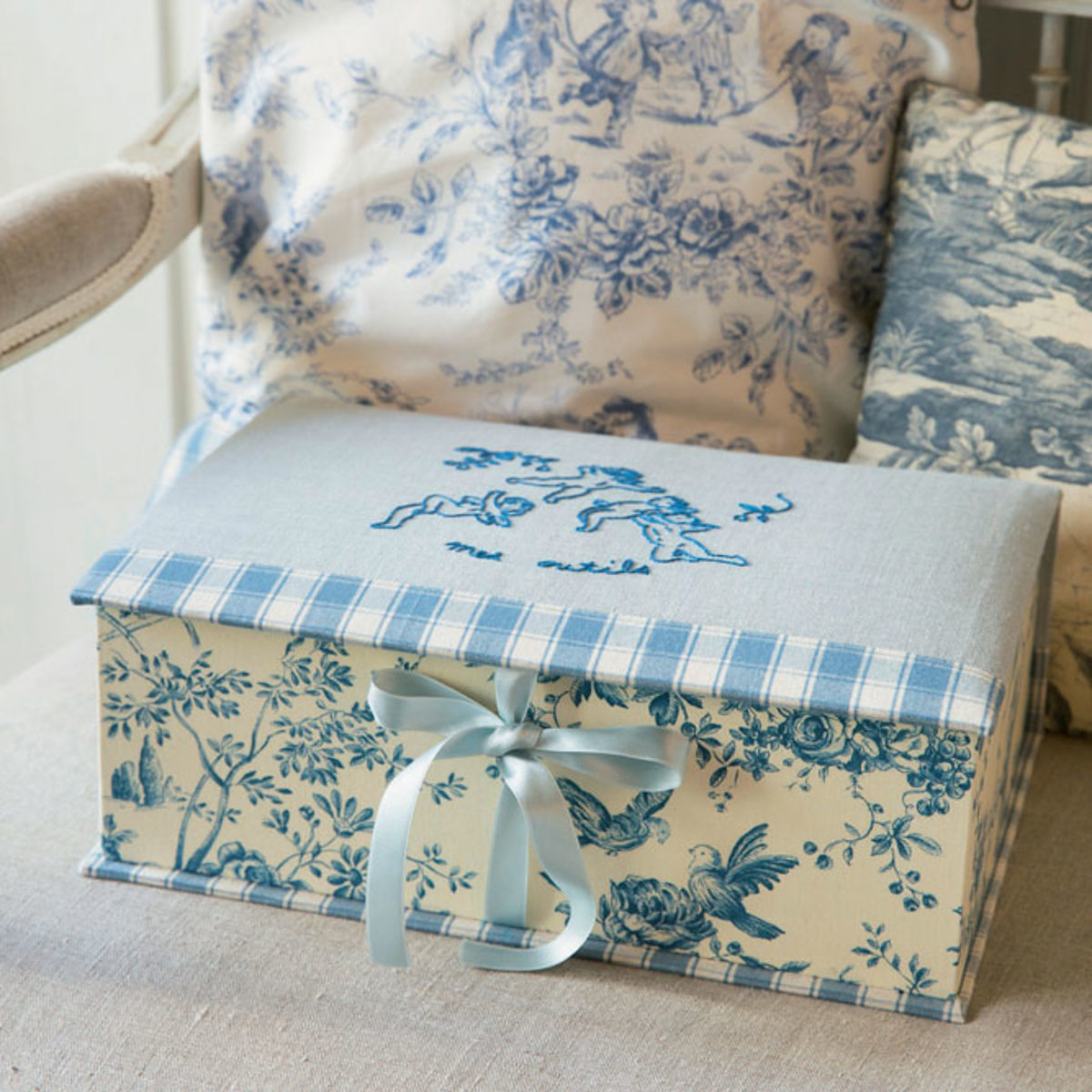 Comment faire une boîte en cartonnage : le tuto vidéo