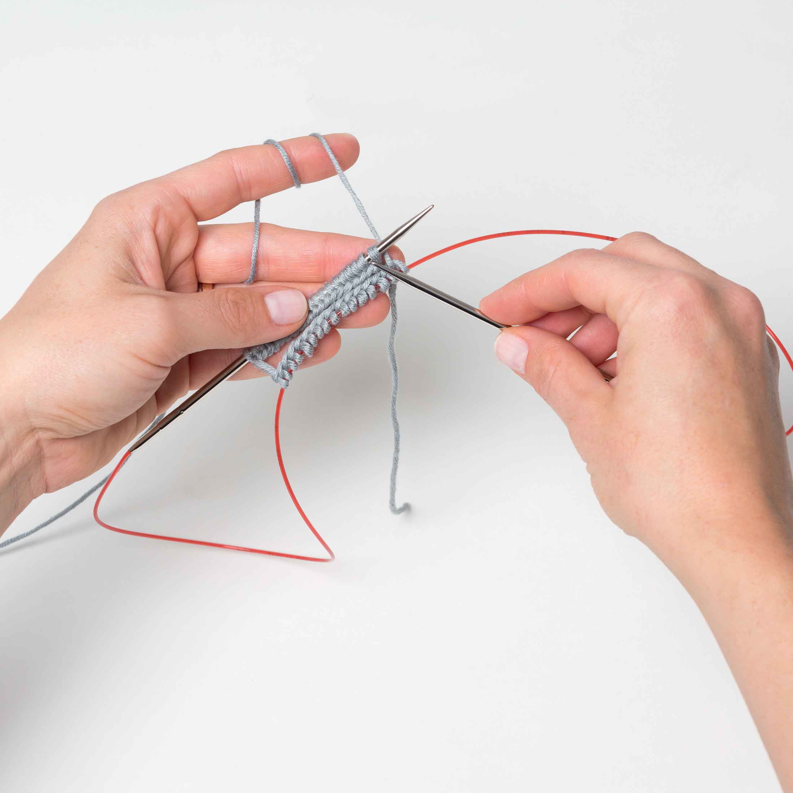 Pourquoi tricoter avec des aiguilles circulaires ? 4 raisons de vous laisser con