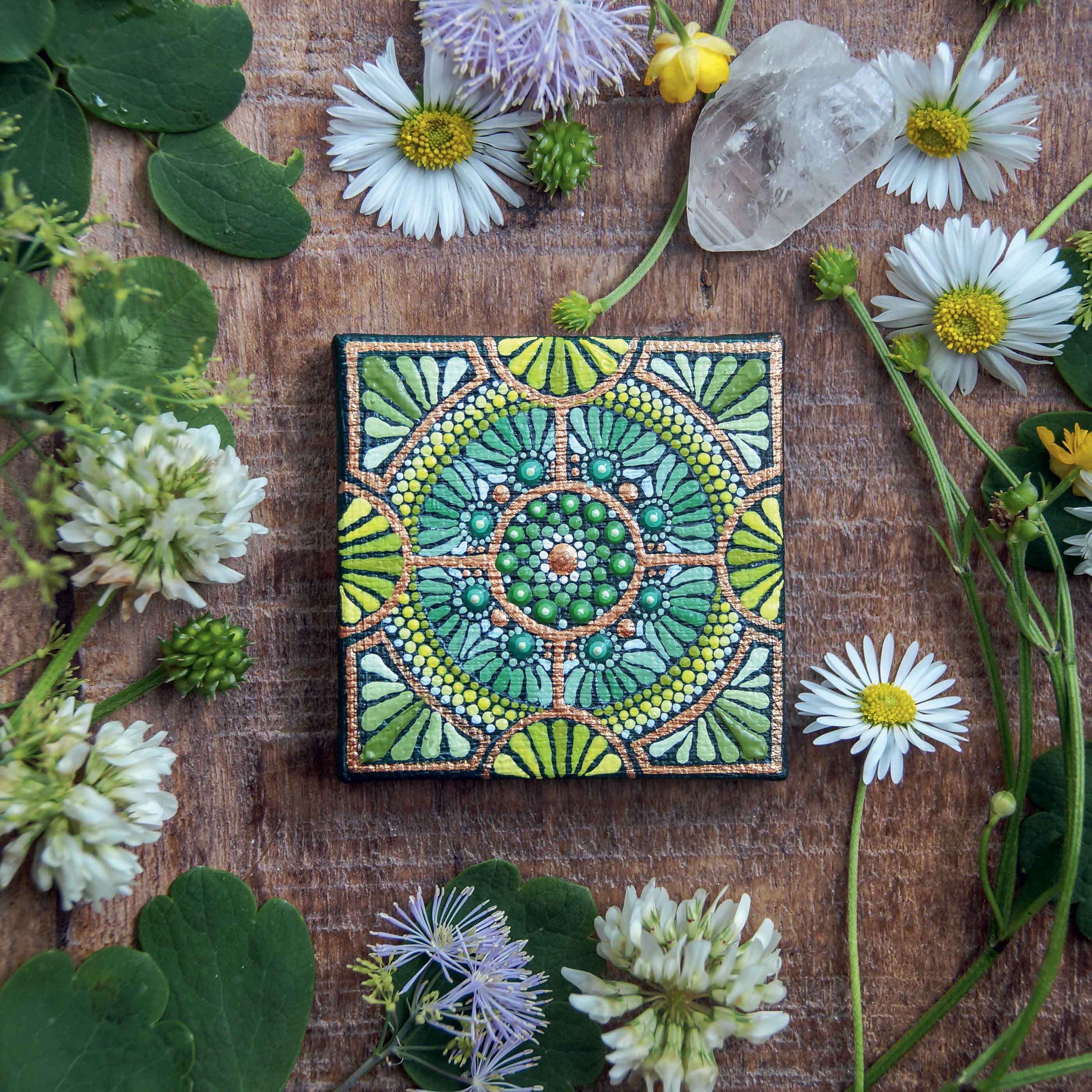 Comment créer un mandala en peinture acrylique ? 4 points clés pour réussir